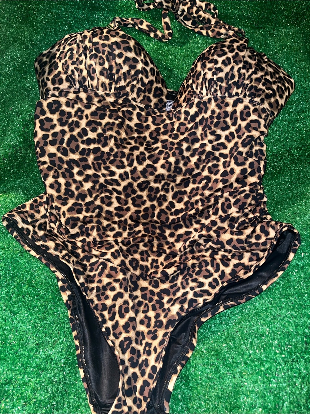 Victoria’s Secret Leopard One Piece Swimsuit Halter Tummy Control NWT XL